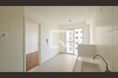 Sala / Cozinha de apartamento para alugar com 1 quarto, 29m² em Socorro, São Paulo