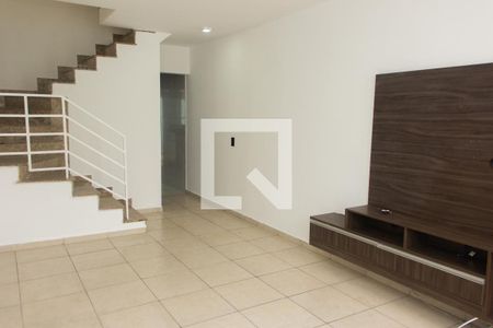 Sala de casa para alugar com 2 quartos, 88m² em Jardim Eliane, São Paulo