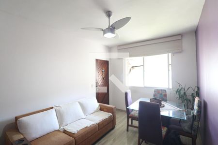 Sala de apartamento para alugar com 3 quartos, 70m² em Tribobó, São Gonçalo
