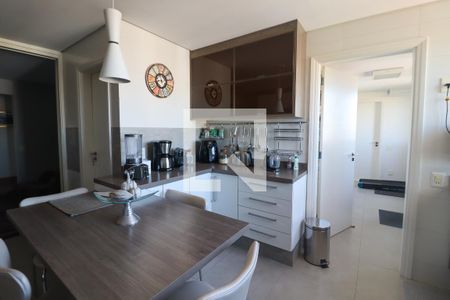 Apartamento à venda com 288m², 3 quartos e 3 vagas Apartamento à venda com 288m², 3 quartos e 3 vagasCozinha e Área de Serviço