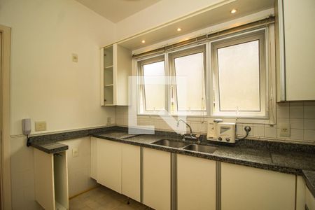 Casa de condomínio à venda com 243m², 4 quartos e 2 vagas Casa de condomínio à venda com 243m², 4 quartos e 2 vagasCozinha