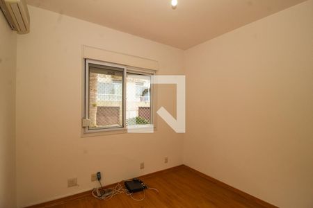 Casa de condomínio à venda com 243m², 4 quartos e 2 vagas Casa de condomínio à venda com 243m², 4 quartos e 2 vagasQuarto 2