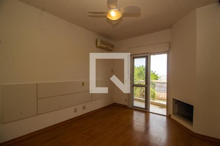 Casa de condomínio à venda com 243m², 4 quartos e 2 vagas Casa de condomínio à venda com 243m², 4 quartos e 2 vagasSuíte