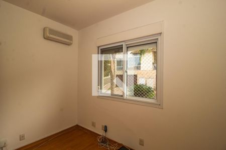 Casa de condomínio à venda com 243m², 4 quartos e 2 vagas Casa de condomínio à venda com 243m², 4 quartos e 2 vagasQuarto 2