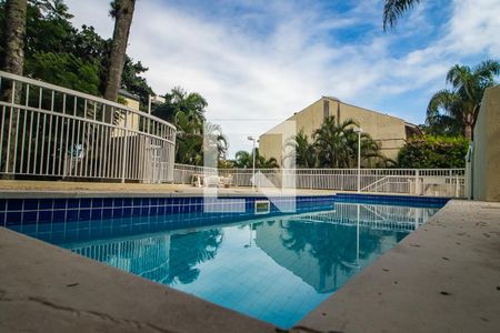 Casa de condomínio à venda com 243m², 4 quartos e 2 vagas Casa de condomínio à venda com 243m², 4 quartos e 2 vagasÁrea comum - Piscina
