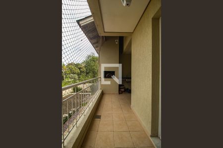 Casa de condomínio à venda com 243m², 4 quartos e 2 vagas Casa de condomínio à venda com 243m², 4 quartos e 2 vagasVaranda