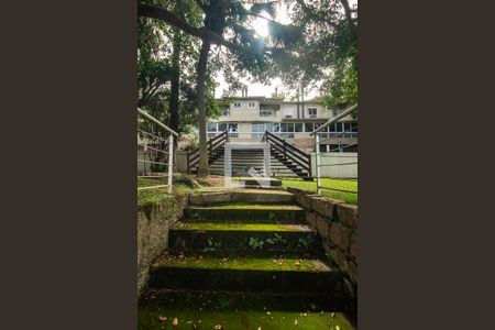 Casa de condomínio à venda com 243m², 4 quartos e 2 vagas Casa de condomínio à venda com 243m², 4 quartos e 2 vagasÁrea comum