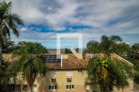 Casa de condomínio à venda com 243m², 4 quartos e 2 vagas Casa de condomínio à venda com 243m², 4 quartos e 2 vagasVista