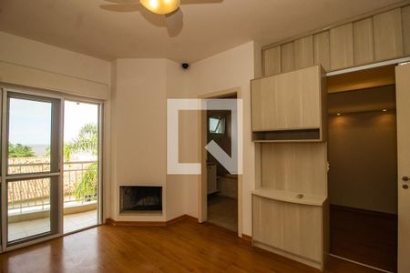 Casa de condomínio à venda com 243m², 4 quartos e 2 vagas Casa de condomínio à venda com 243m², 4 quartos e 2 vagasSuíte