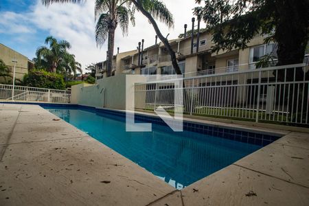 Casa de condomínio à venda com 243m², 4 quartos e 2 vagas Casa de condomínio à venda com 243m², 4 quartos e 2 vagasÁrea comum - Piscina