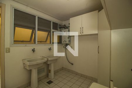 Casa de condomínio à venda com 243m², 4 quartos e 2 vagas Casa de condomínio à venda com 243m², 4 quartos e 2 vagasÁrea de Serviço