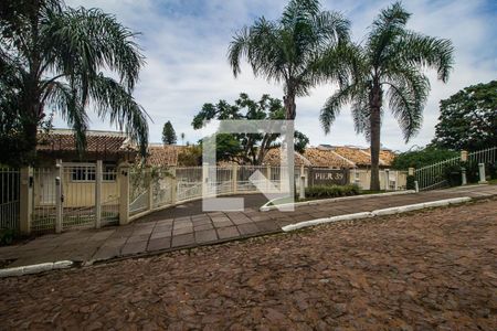 Casa de condomínio à venda com 243m², 4 quartos e 2 vagas Casa de condomínio à venda com 243m², 4 quartos e 2 vagasFachada