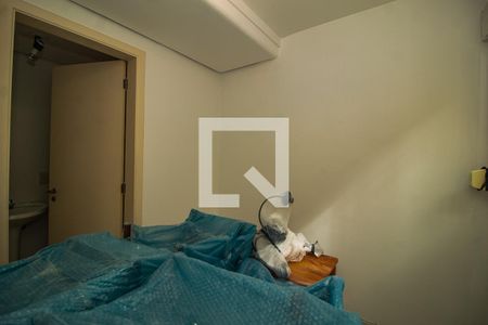 Casa de condomínio à venda com 243m², 4 quartos e 2 vagas Casa de condomínio à venda com 243m², 4 quartos e 2 vagasQuarto de Serviço