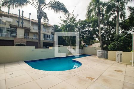 Casa de condomínio à venda com 243m², 4 quartos e 2 vagas Casa de condomínio à venda com 243m², 4 quartos e 2 vagasÁrea comum - Piscina