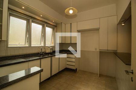 Casa de condomínio à venda com 243m², 4 quartos e 2 vagas Casa de condomínio à venda com 243m², 4 quartos e 2 vagasCozinha