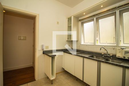 Casa de condomínio à venda com 243m², 4 quartos e 2 vagas Casa de condomínio à venda com 243m², 4 quartos e 2 vagasCozinha