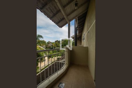 Casa de condomínio à venda com 243m², 4 quartos e 2 vagas Casa de condomínio à venda com 243m², 4 quartos e 2 vagasVaranda