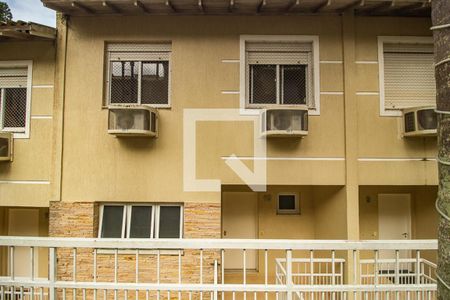 Casa de condomínio à venda com 243m², 4 quartos e 2 vagas Casa de condomínio à venda com 243m², 4 quartos e 2 vagasFachada