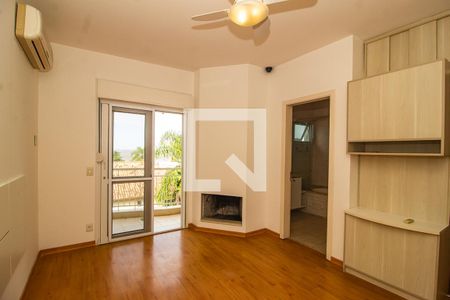 Casa de condomínio à venda com 243m², 4 quartos e 2 vagas Casa de condomínio à venda com 243m², 4 quartos e 2 vagasSuite