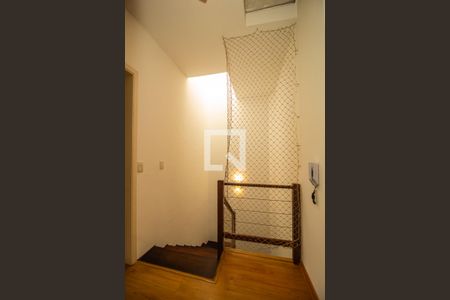 Casa de condomínio à venda com 243m², 4 quartos e 2 vagas Casa de condomínio à venda com 243m², 4 quartos e 2 vagasCorredor