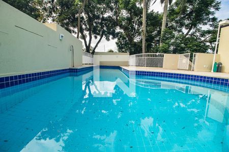 Casa de condomínio à venda com 243m², 4 quartos e 2 vagas Casa de condomínio à venda com 243m², 4 quartos e 2 vagasÁrea comum - Piscina