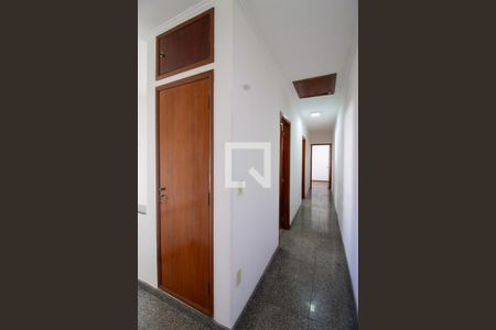 Casa à venda com 290m², 3 quartos e 4 vagas Casa à venda com 290m², 3 quartos e 4 vagasCorredora