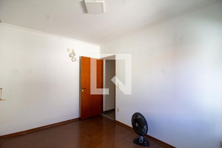 Casa à venda com 290m², 3 quartos e 4 vagas Casa à venda com 290m², 3 quartos e 4 vagasQuarto 2