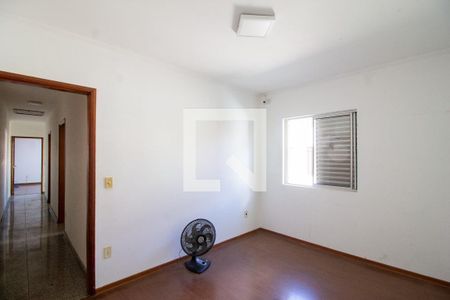 Casa à venda com 290m², 3 quartos e 4 vagas Casa à venda com 290m², 3 quartos e 4 vagasQuarto 2