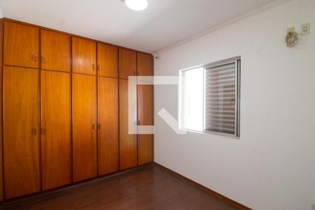 Casa à venda com 290m², 3 quartos e 4 vagas Casa à venda com 290m², 3 quartos e 4 vagasQuarto 3