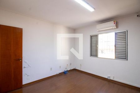 Casa à venda com 290m², 3 quartos e 4 vagas Casa à venda com 290m², 3 quartos e 4 vagasQuarto 1