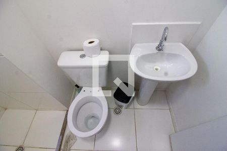 Detalhe Banheiro da Suíte de apartamento à venda com 3 quartos, 43m² em Vila das Bandeiras, Guarulhos