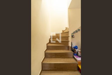 Escada de casa à venda com 2 quartos, 104m² em Burgo Paulista, São Paulo