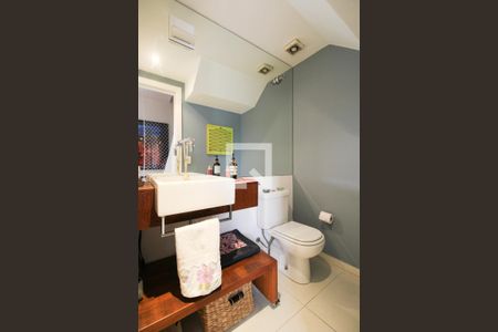 Lavabo de casa para alugar com 2 quartos, 136m² em Vila Olímpia, São Paulo