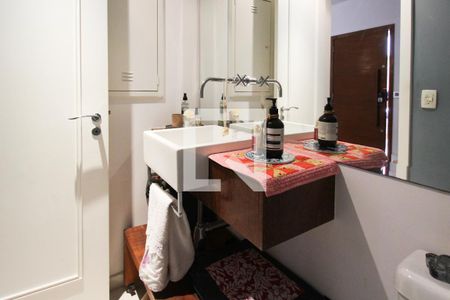 Lavabo de casa para alugar com 2 quartos, 136m² em Vila Olímpia, São Paulo