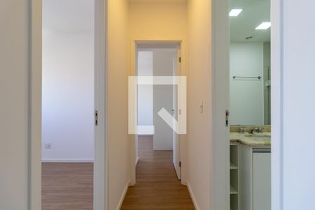 Corredor de apartamento para alugar com 2 quartos, 48m² em Vila Andrade, São Paulo