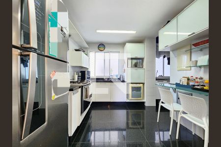 Cozinha de apartamento à venda com 4 quartos, 126m² em Vila da Serra, Nova Lima