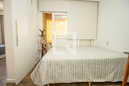 Quarto 1, cama e armário  de apartamento para alugar com 2 quartos, 59m² em Vila Uberabinha, São Paulo