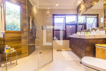 Apartamento para alugar com 320m², 3 quartos e 4 vagas Apartamento para alugar com 320m², 3 quartos e 4 vagasBanheiro da Suíte 1