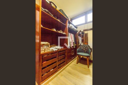 Apartamento para alugar com 320m², 3 quartos e 4 vagas Apartamento para alugar com 320m², 3 quartos e 4 vagasCloset da suíte 1