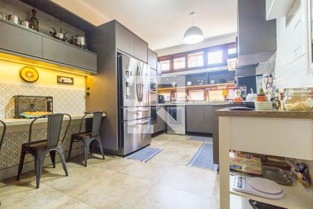 Apartamento para alugar com 320m², 3 quartos e 4 vagas Apartamento para alugar com 320m², 3 quartos e 4 vagasCozinha