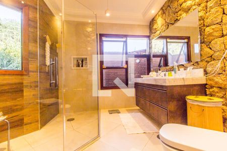 Apartamento para alugar com 320m², 3 quartos e 4 vagas Apartamento para alugar com 320m², 3 quartos e 4 vagasBanheiro da Suíte 1