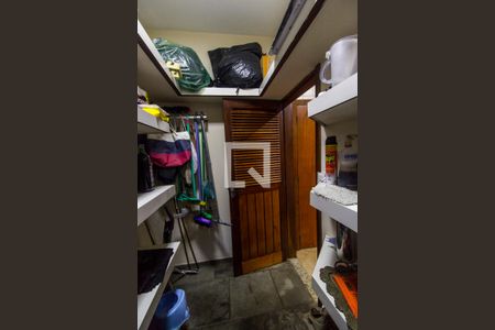 Apartamento para alugar com 320m², 3 quartos e 4 vagas Apartamento para alugar com 320m², 3 quartos e 4 vagasDespensa