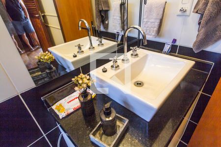 Apartamento para alugar com 320m², 3 quartos e 4 vagas Apartamento para alugar com 320m², 3 quartos e 4 vagasDetalhe do Banheiro da Suite