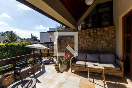 Apartamento para alugar com 320m², 3 quartos e 4 vagas Apartamento para alugar com 320m², 3 quartos e 4 vagasVaranda