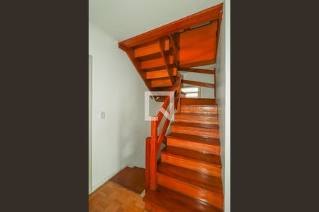 Escada de casa para alugar com 4 quartos, 300m² em Sarandi, Porto Alegre
