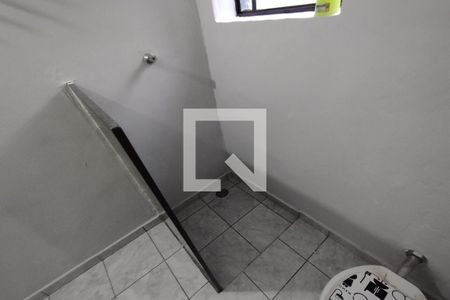 Banheiro Social de kitnet/studio para alugar com 1 quarto, 28m² em Jardim Jose Figueira, Ribeirão Preto