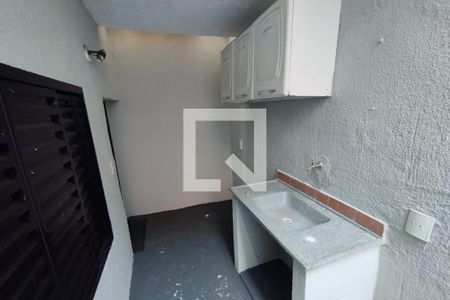 Cozinha - Lavanderia de kitnet/studio para alugar com 1 quarto, 28m² em Jardim Jose Figueira, Ribeirão Preto