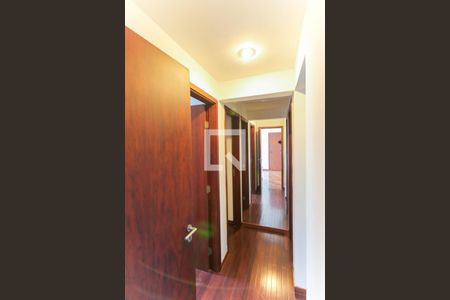 Corredor de apartamento à venda com 3 quartos, 95m² em Jardim Londrina, São Paulo
