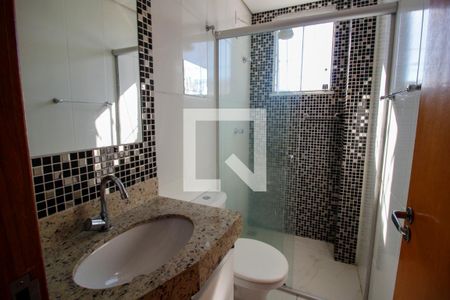 Banheiro  de apartamento à venda com 2 quartos, 50m² em Cachoeirinha, Belo Horizonte