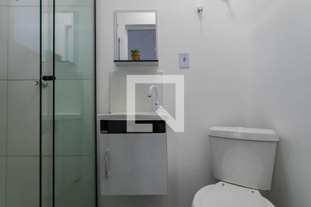 Banheiro de kitnet/studio para alugar com 1 quarto, 17m² em Vila Brasileira, Mogi das Cruzes